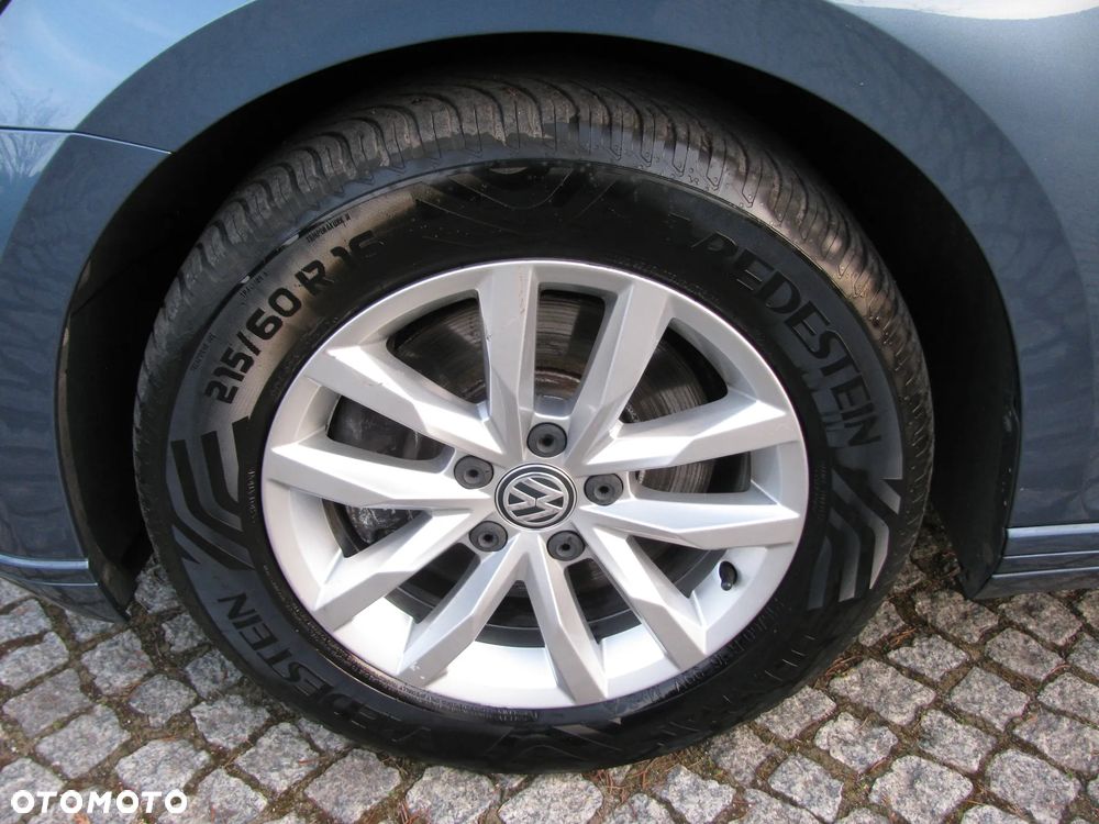 Volkswagen Passat 2.0 TDI SCR DSG Comfortline - 34
