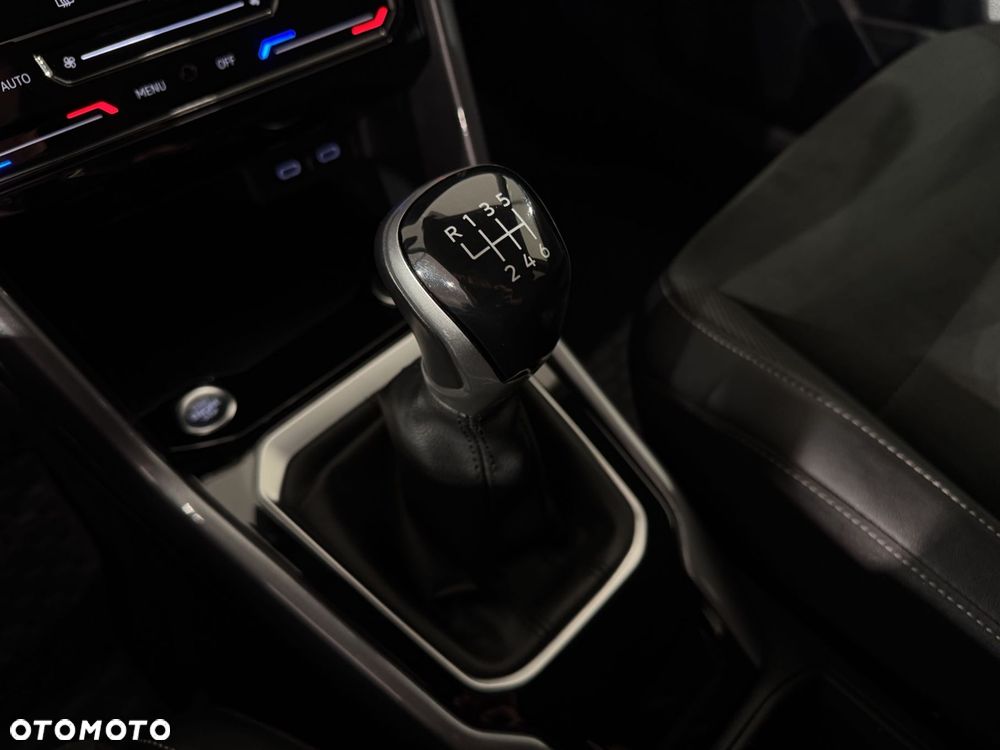 Volkswagen T-Roc - 23