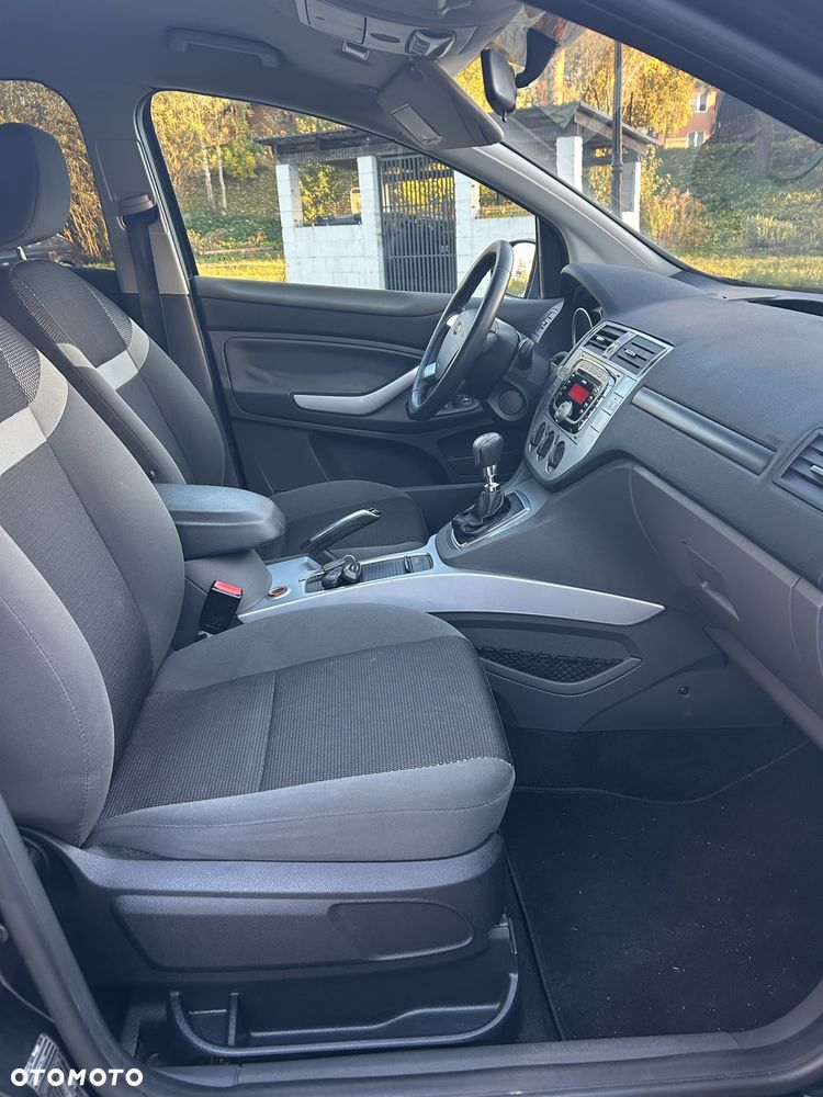 Ford Kuga - 8