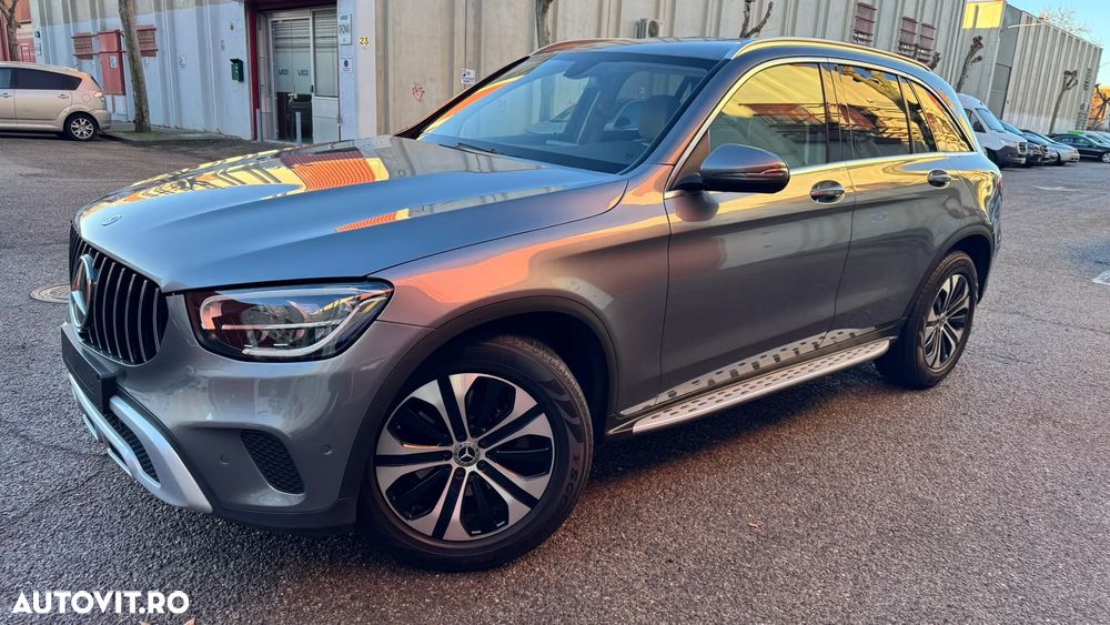 Mercedes-Benz GLC 220 d 4MATIC 9G-TRONIC AMG Line - 2