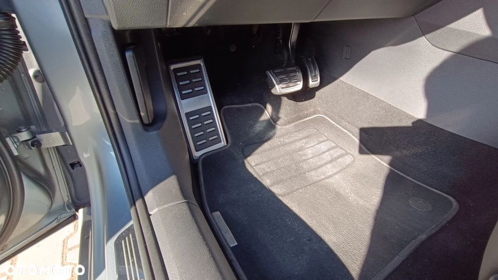 Skoda Superb 2.0 TDI DSG L&K - 11