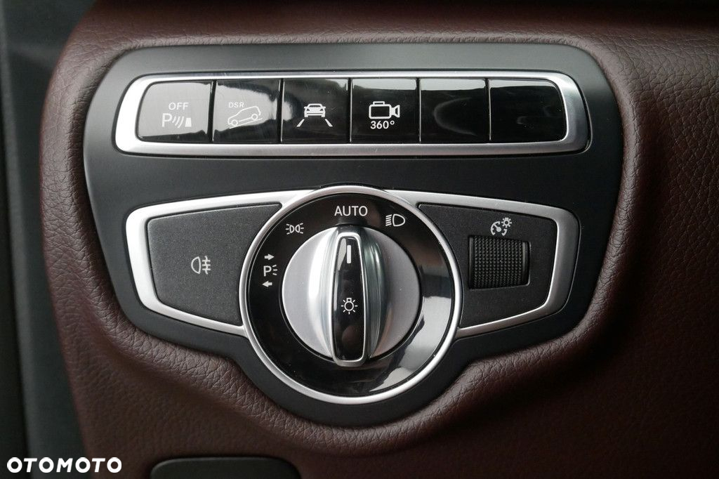 Mercedes-Benz Klasa V - 36
