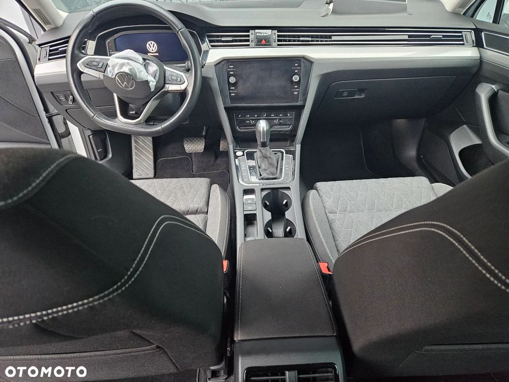 Volkswagen Passat 2.0 TDI SCR DSG Business - 14
