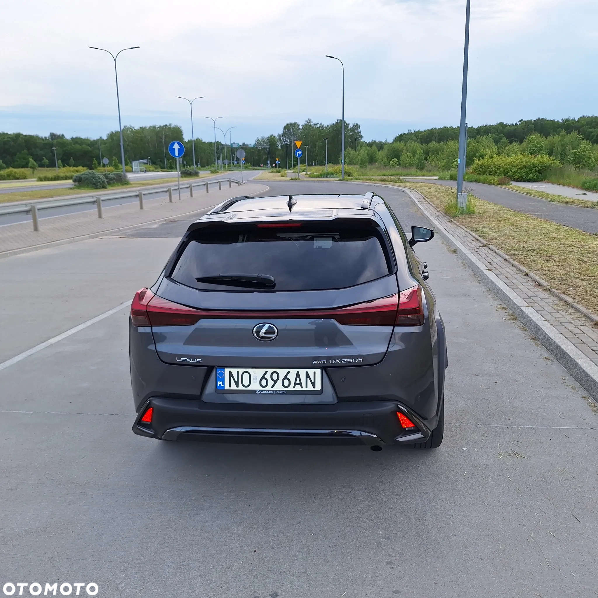 Lexus UX 250h GPF F Sport Design AWD - 7