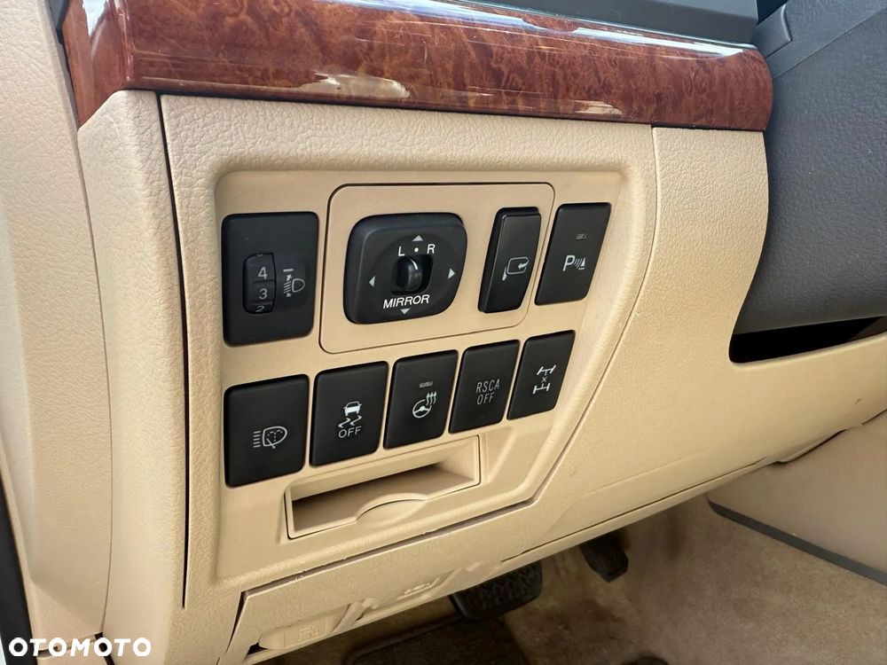 Toyota Land Cruiser LC 4.6 V8 Limited 7os - 20