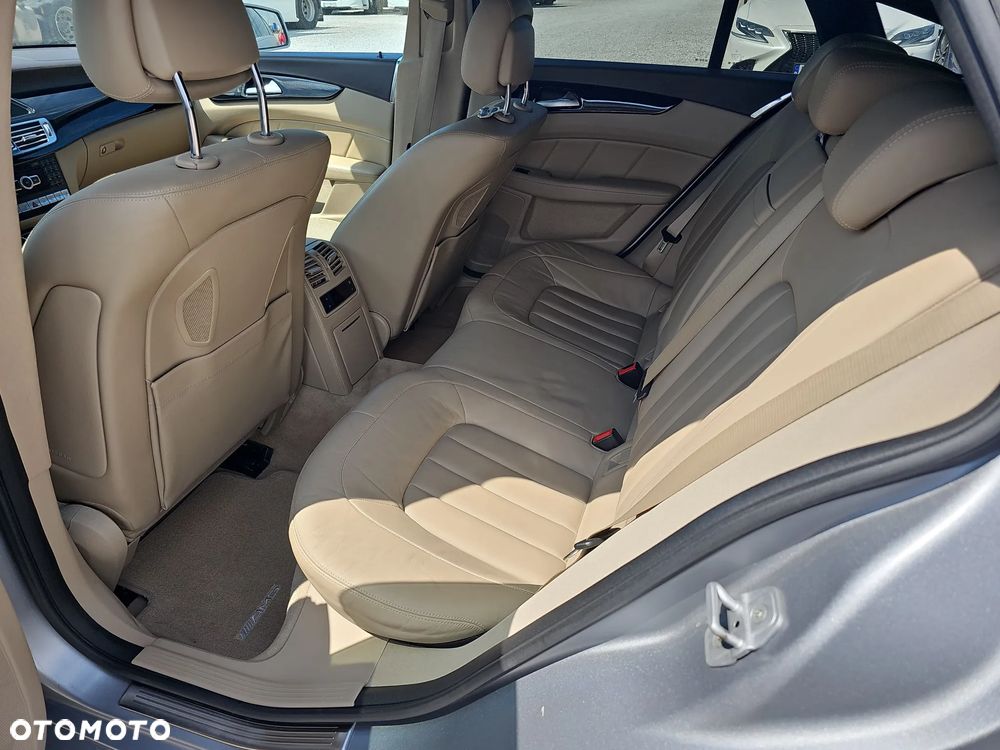 Mercedes-Benz CLS - 25