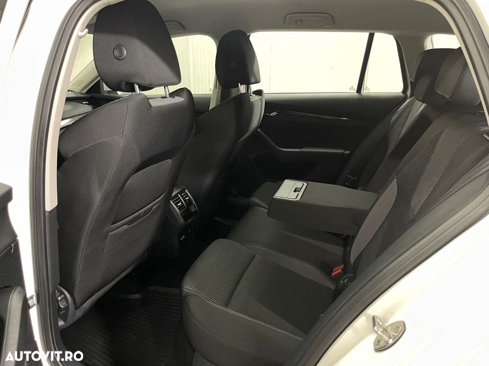 Skoda Octavia 2.0 TDI DSG Ambition - 9