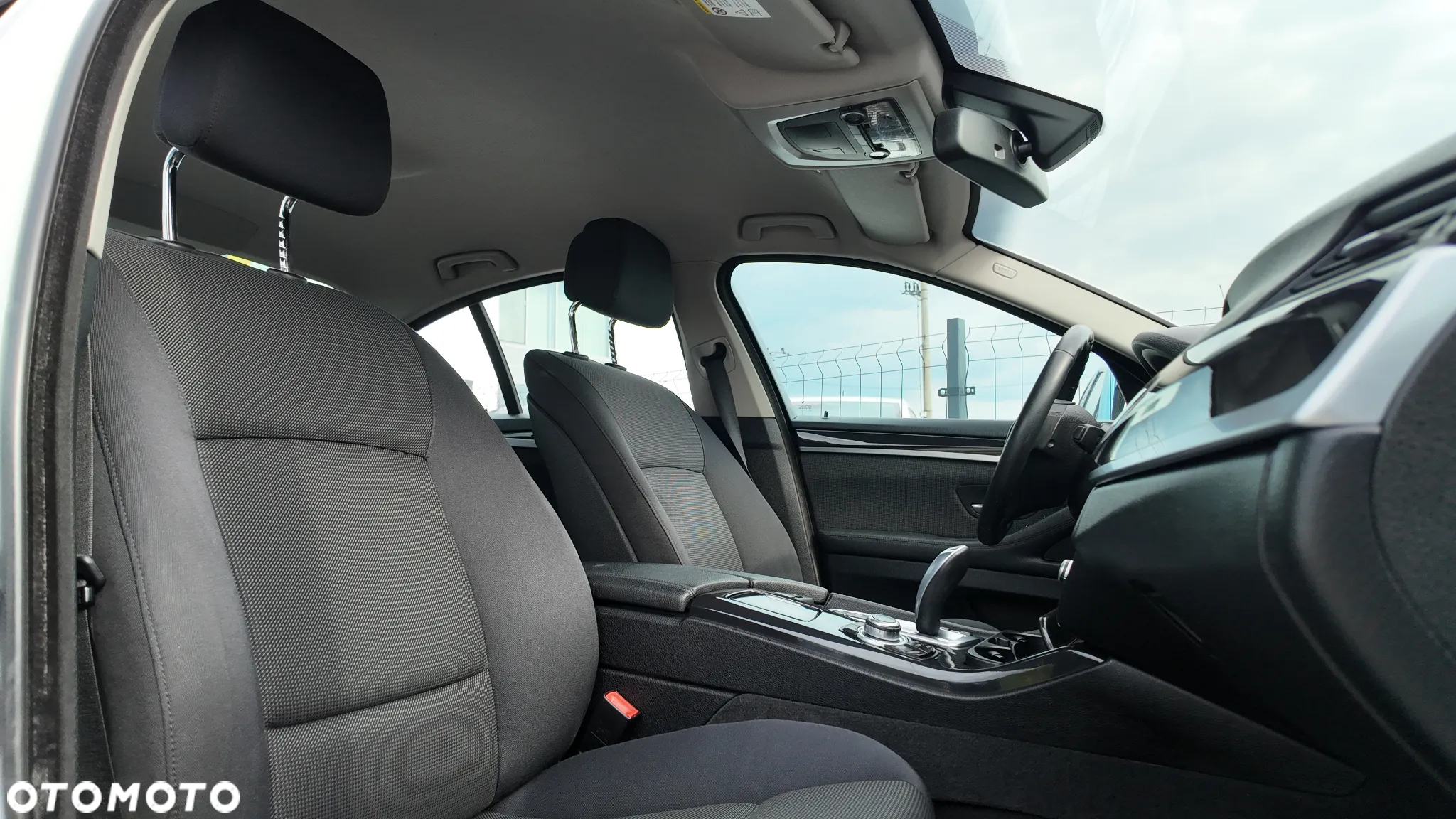 BMW Seria 5 520d Touring - 36
