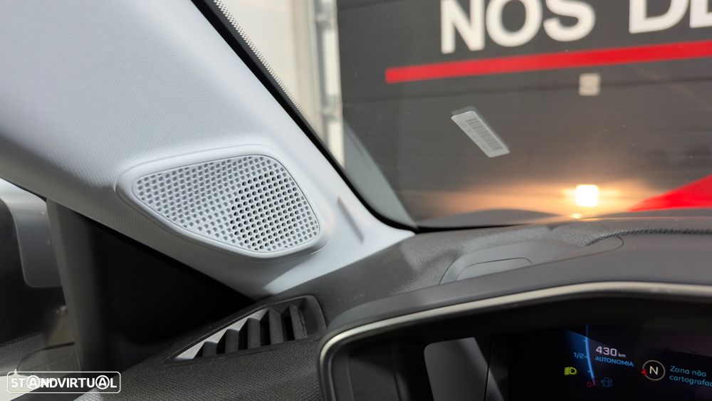 Peugeot 208 PureTech 100 Allure - 32