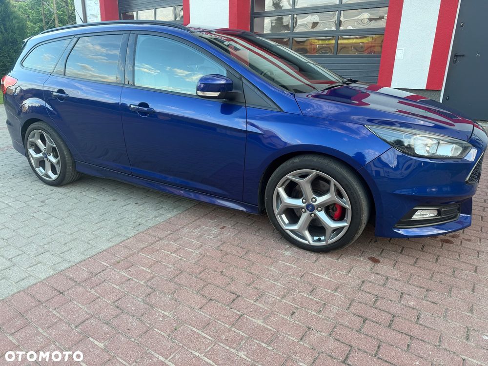 Ford Focus ST - 8