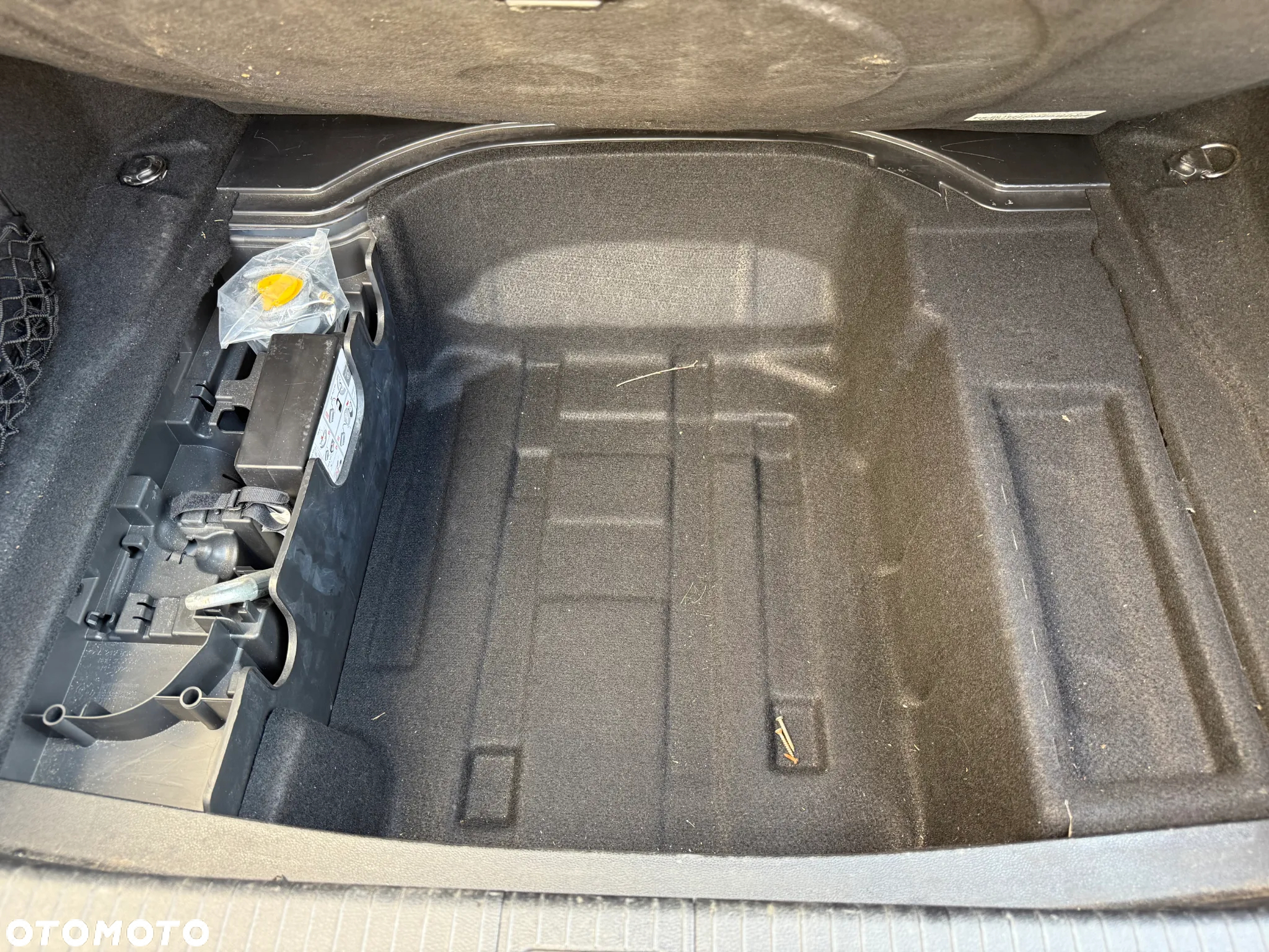 Mercedes-Benz Klasa E 200 CGI BlueEFFICIENCY Automatik Avantgarde - 16