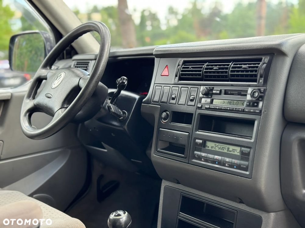 Volkswagen Caravelle - 40