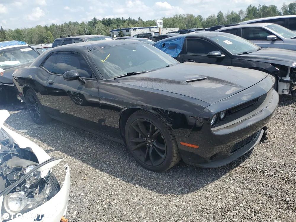 Dodge Challenger - 2