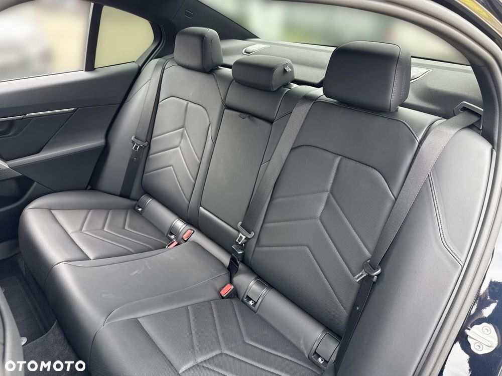 BMW i5 - 9