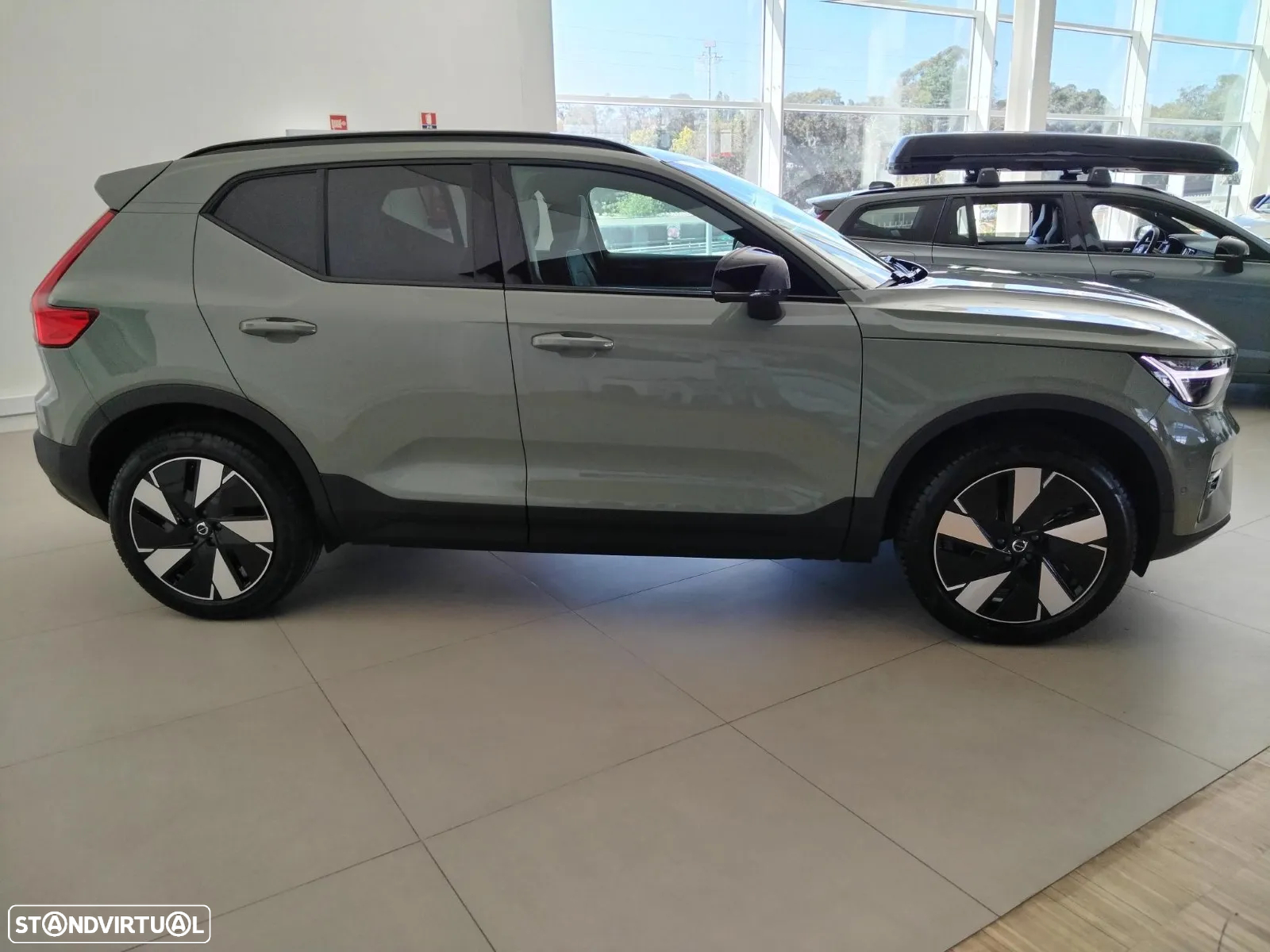 Volvo EX40 82 kWh Single Motor Extended Range Plus - 12