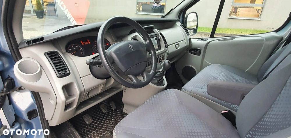 Renault Traffic - 10