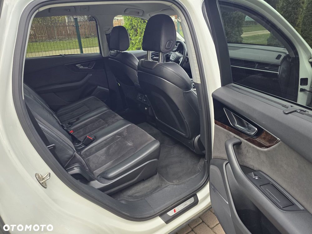 Audi Q7 - 7