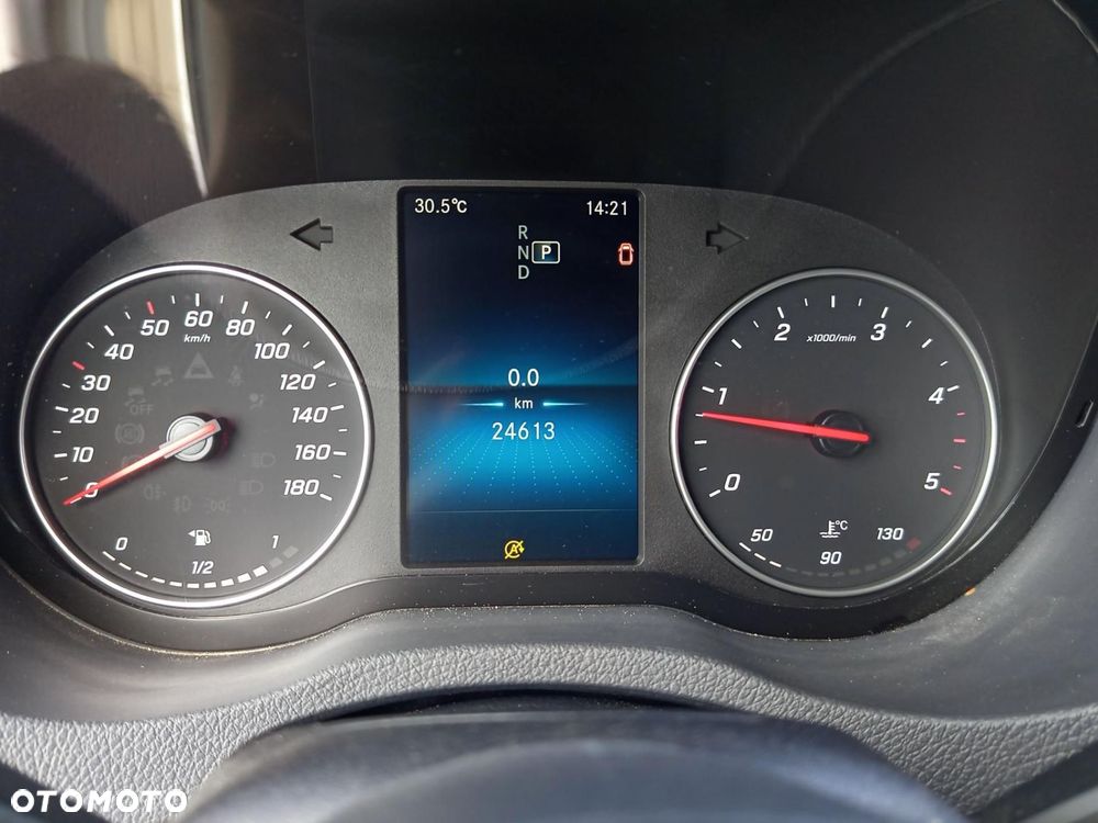 Mercedes-Benz Sprinter - 14