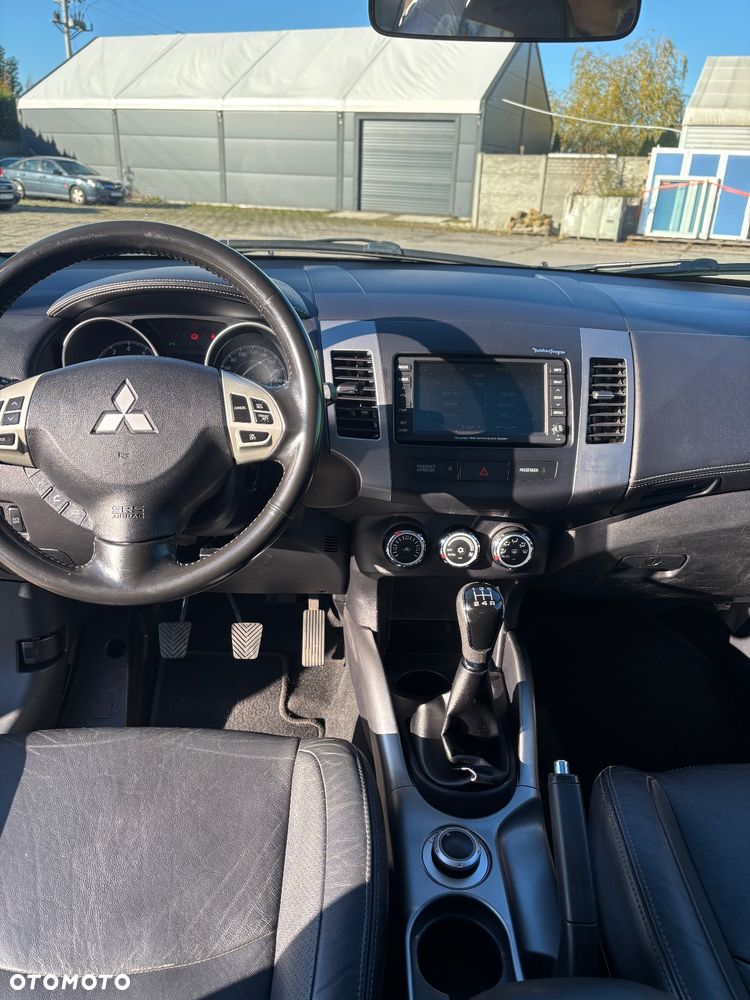 Mitsubishi Outlander 2.4 Intense + - 9