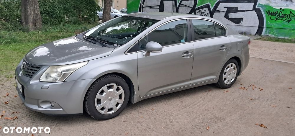 Toyota Avensis 1.6 Luna - 2