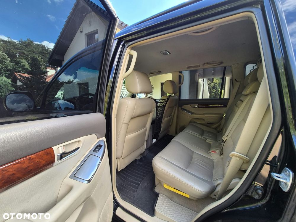 Toyota Land Cruiser - 21