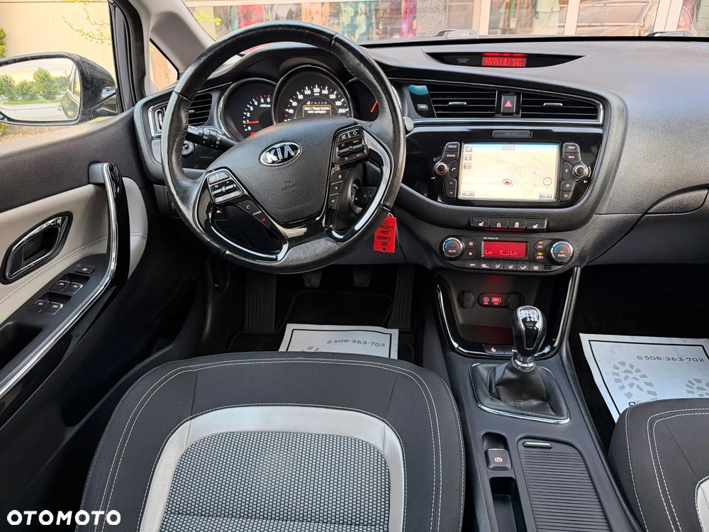 Kia Ceed - 22