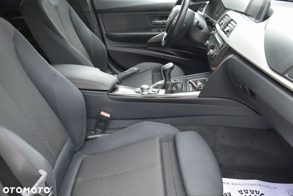 BMW Seria 3 318d Blue Performance Sport Line - 25