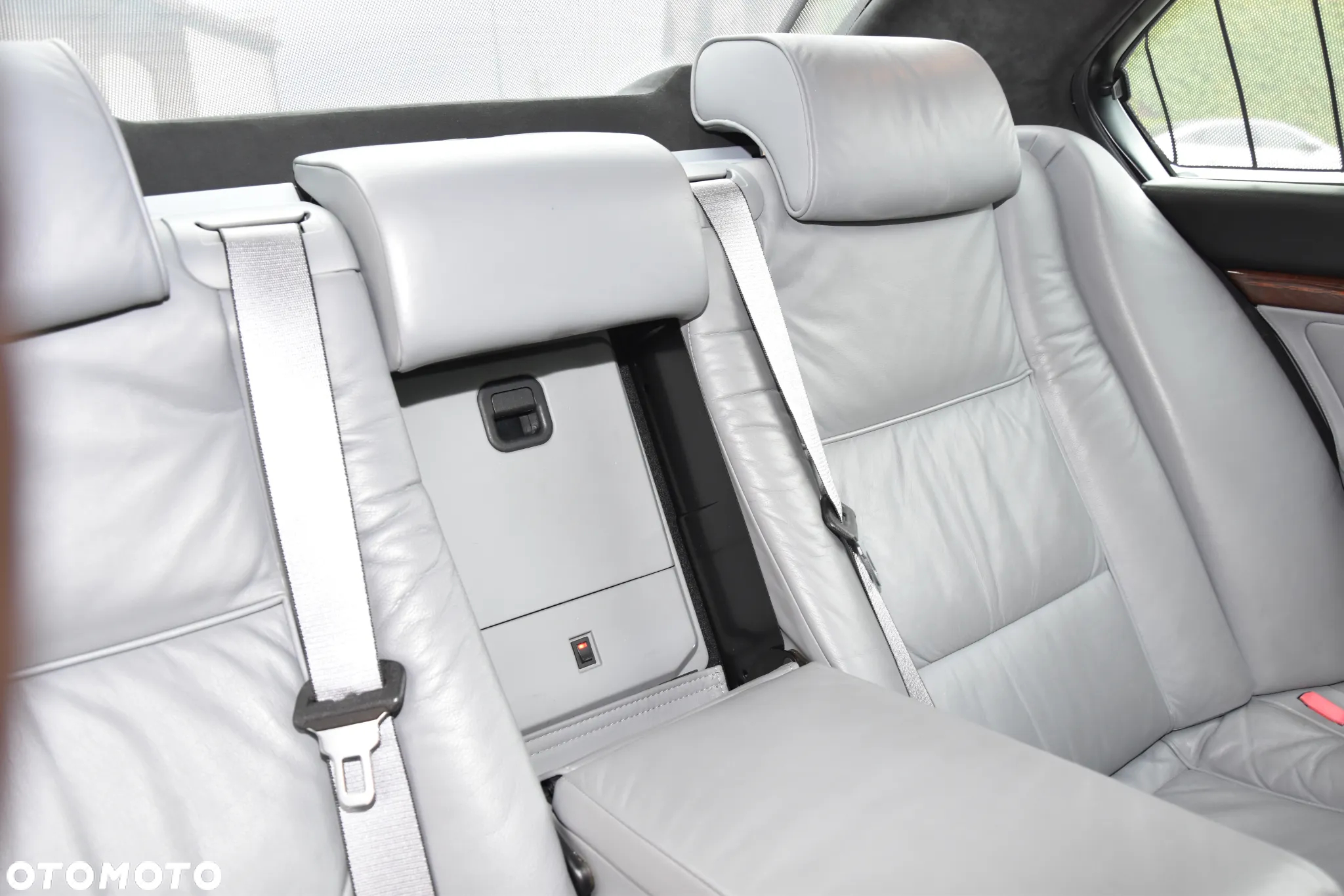 BMW Seria 7 750iL - 27