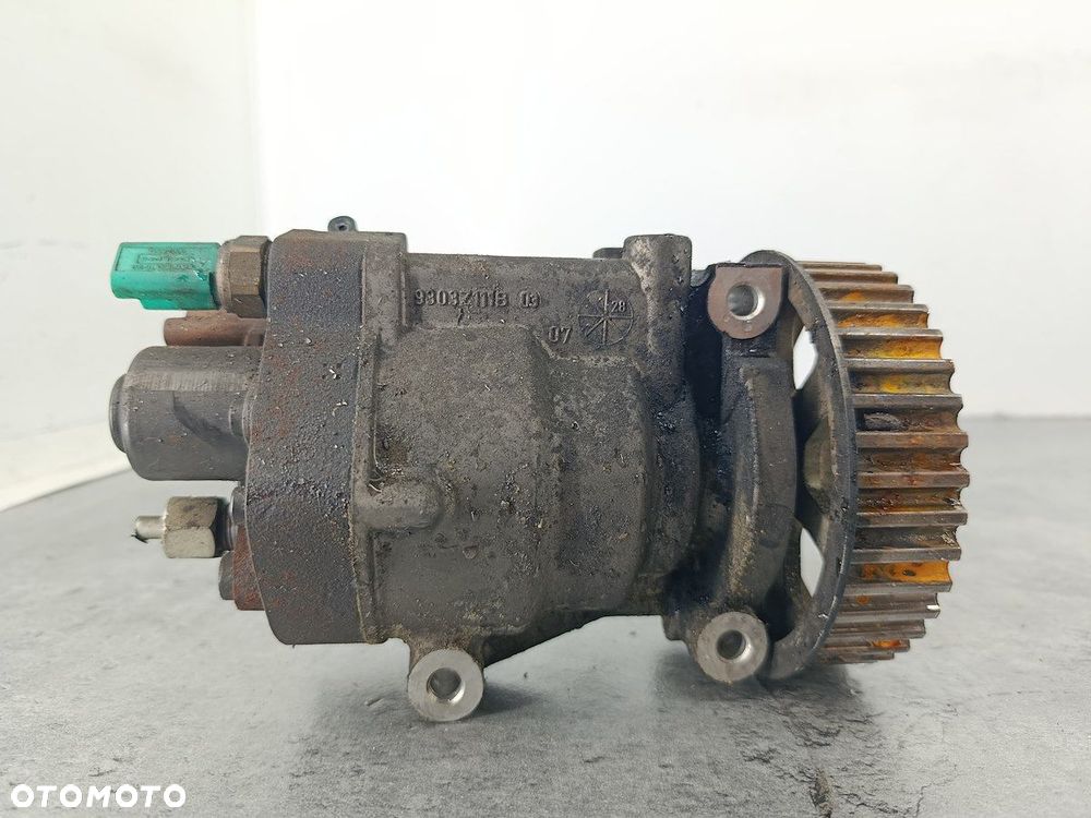 POMPA WTRYSKOWA RENAULT CLIO III 8200707450-A 8200057225  R9042A070A DELPHI - 5