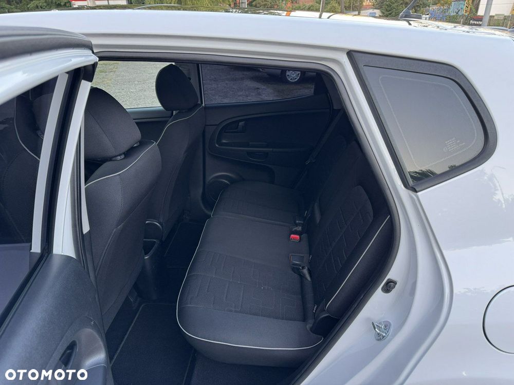 Kia Venga - 22