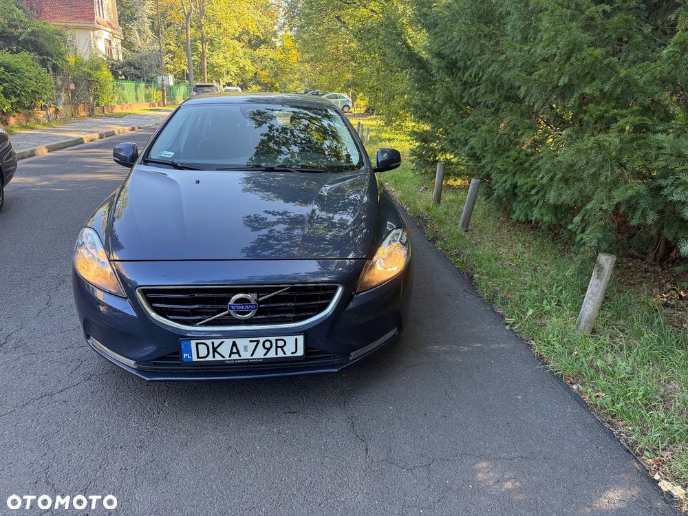 Volvo V40 ver-t3-momentum - 1