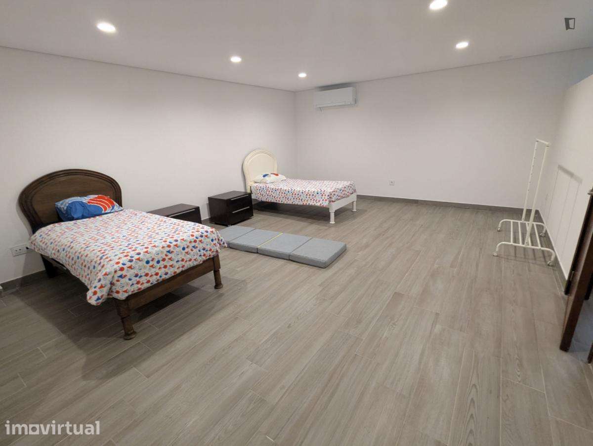 Quarto - localizado em Porto - Grande imagem: 3/8