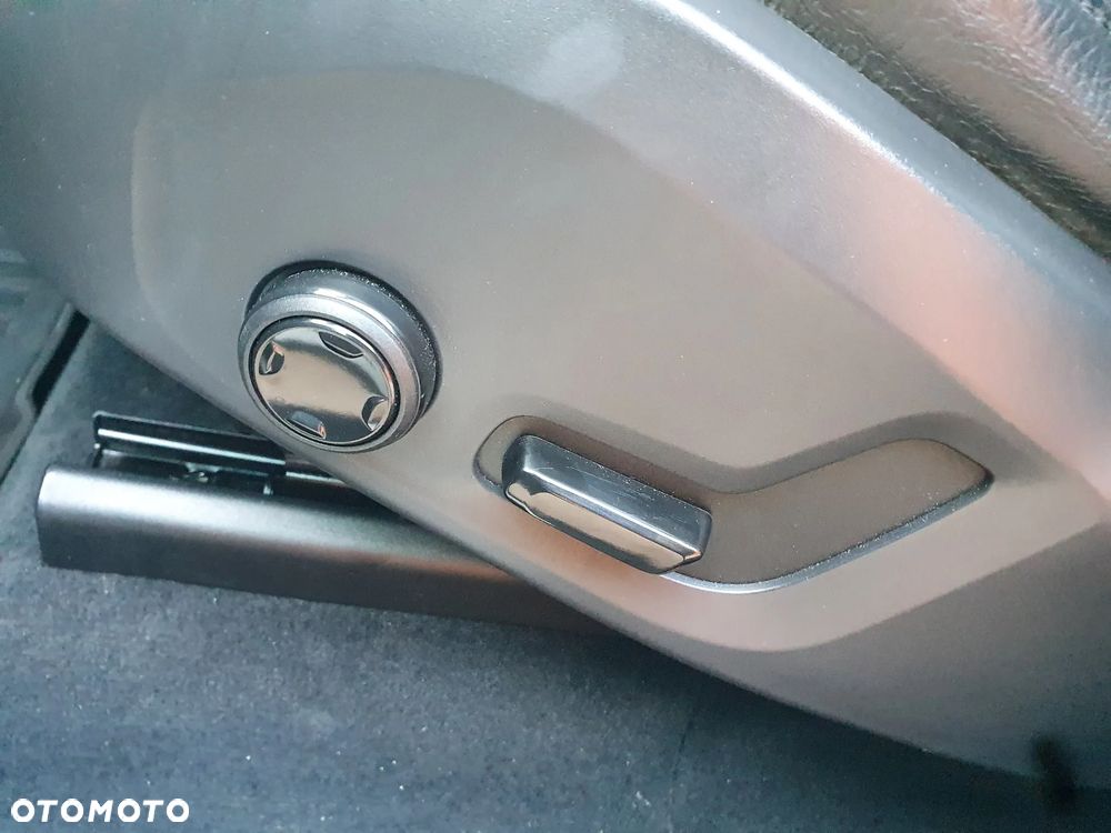Volvo XC 60 B4 B Geartronic Momentum Pro - 19