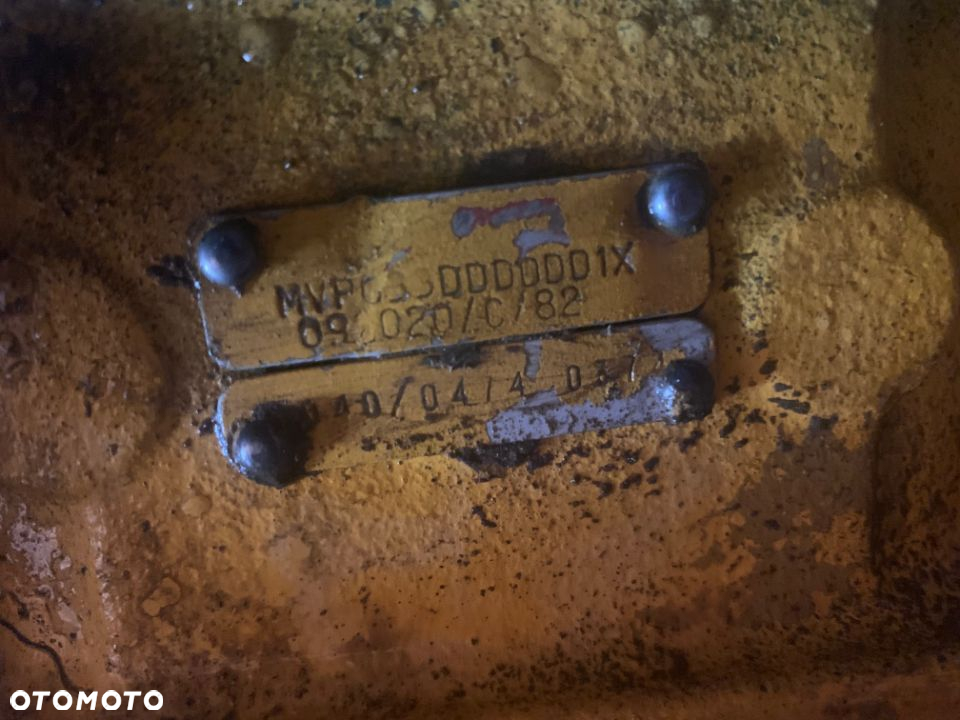 MPVC33DDDDDD1X Rozdzielacz 6 sekcyjny hydrauliczny tylny do koparko ładowarki JCB 3CX - 4