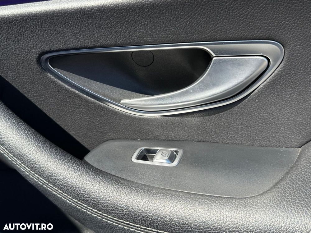 Mercedes-Benz E 200 Coupe Aut. - 31