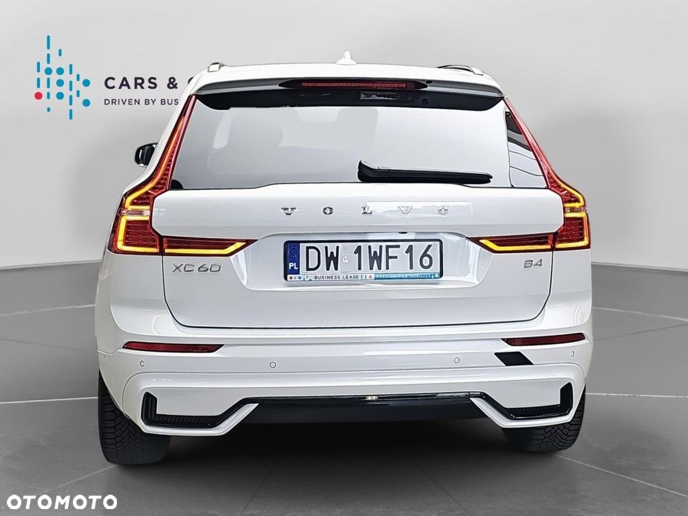 Volvo XC 60 B4 D Plus Dark - 5