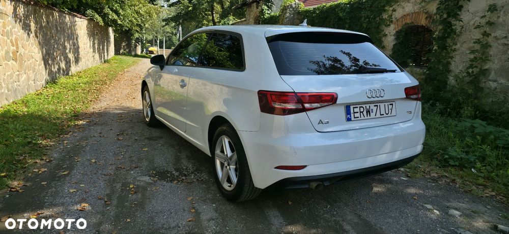 Audi A3 1.6 TDI (clean diesel) S tronic Ambiente - 9