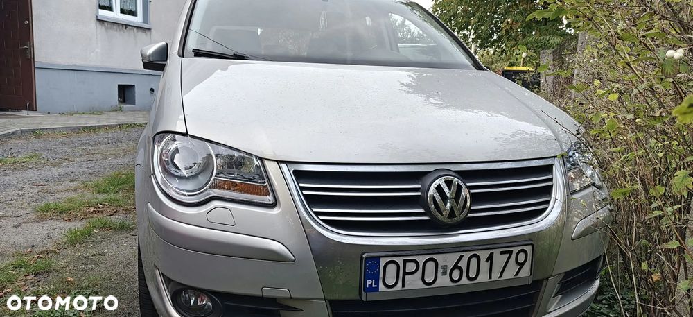 Volkswagen Touran - 11
