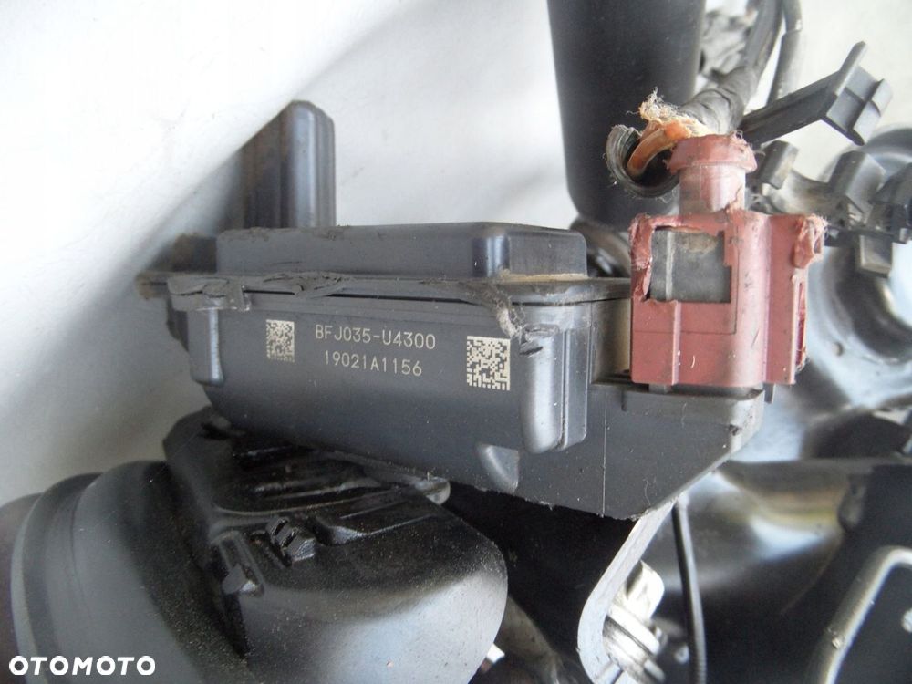 OŚ TYLNA BELKA ZAWIESZENIA TYŁ FIAT 500 ELEKTRYK - 5
