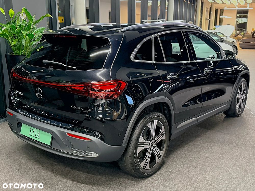 Mercedes-Benz EQA 300 66.5kWh 4-Matic Progressive - 4