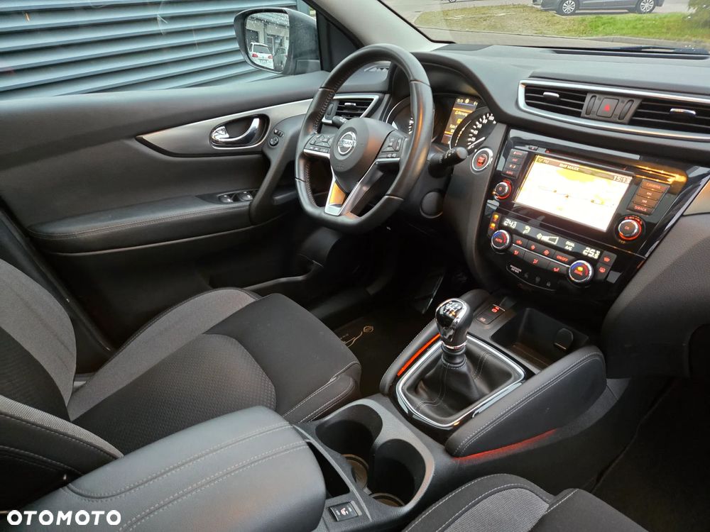 Nissan Qashqai 1.3 DIG-T N-WAY - 26