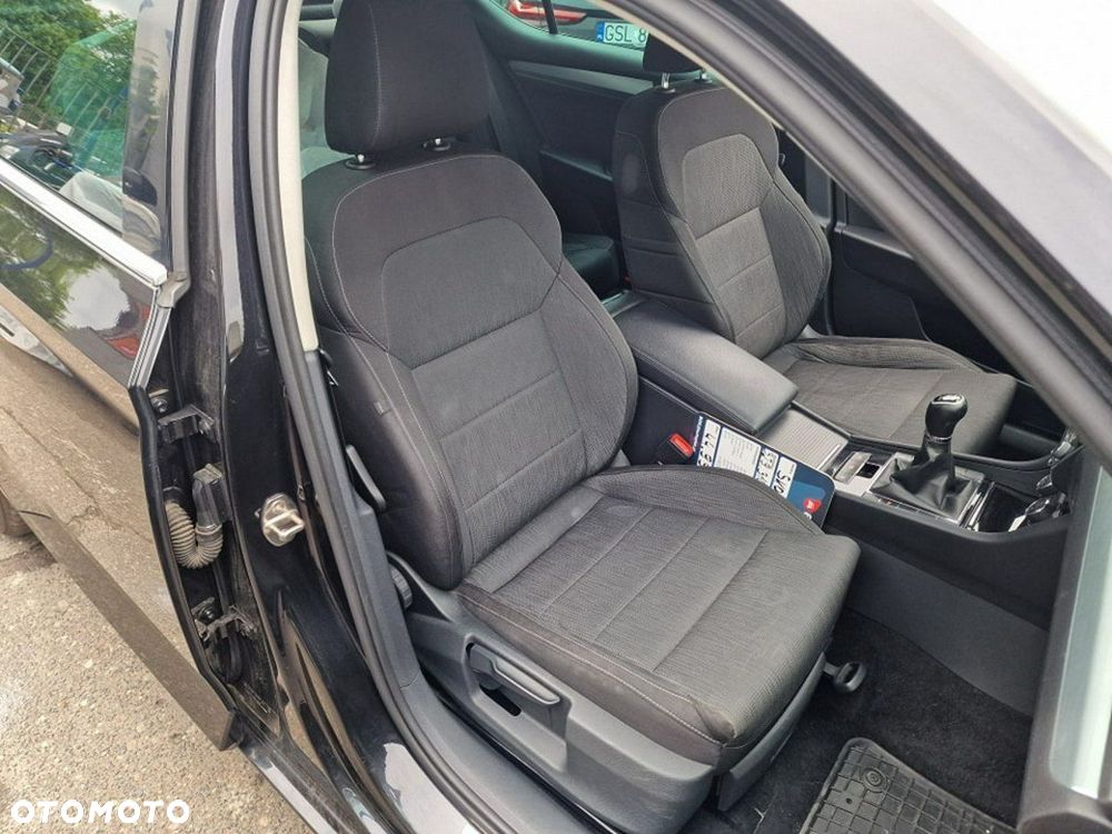 Skoda Superb 2.0 TDI Ambition - 33