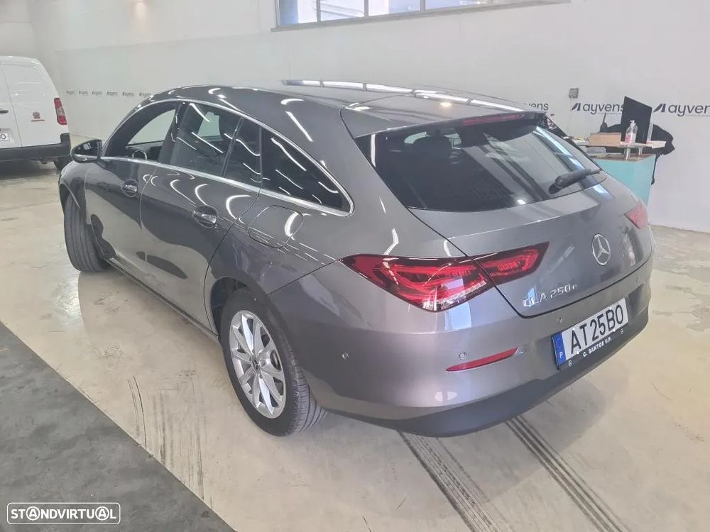 Mercedes-Benz CLA 250 e Shooting Brake Style Plus - 2