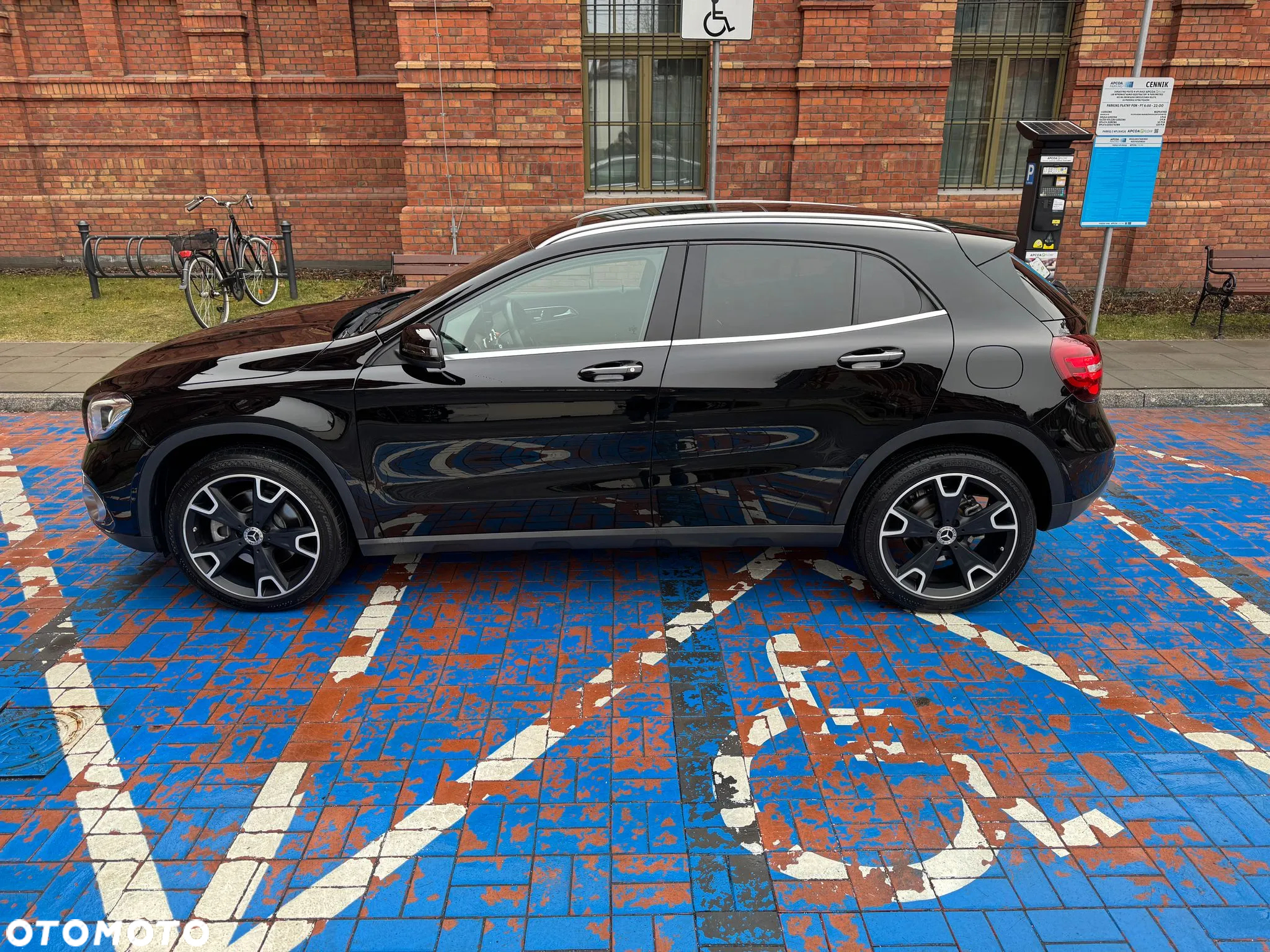 Mercedes-Benz GLA 250 7G-DCT Style - 4