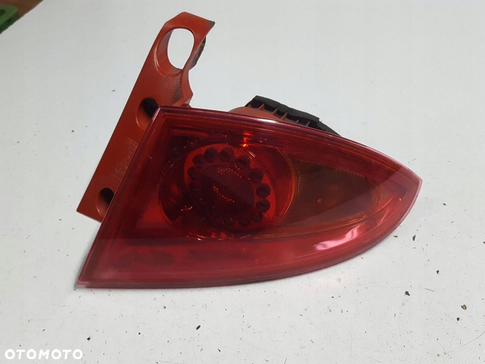 SEAT LEON 2 II 1P LIFT 09-12r LAMPA PRAWA TYŁ TYLNA - 2