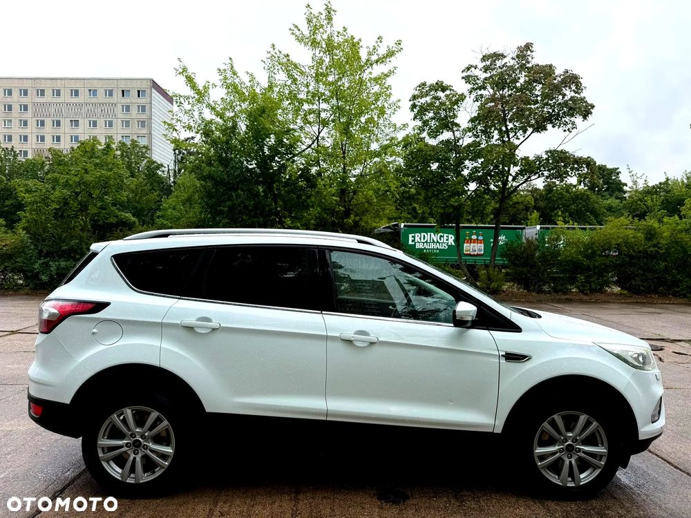 Ford Kuga 2.0 TDCi 2x4 Titanium - 12