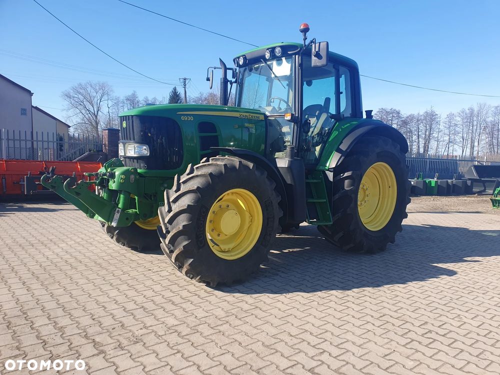 John Deere 6930