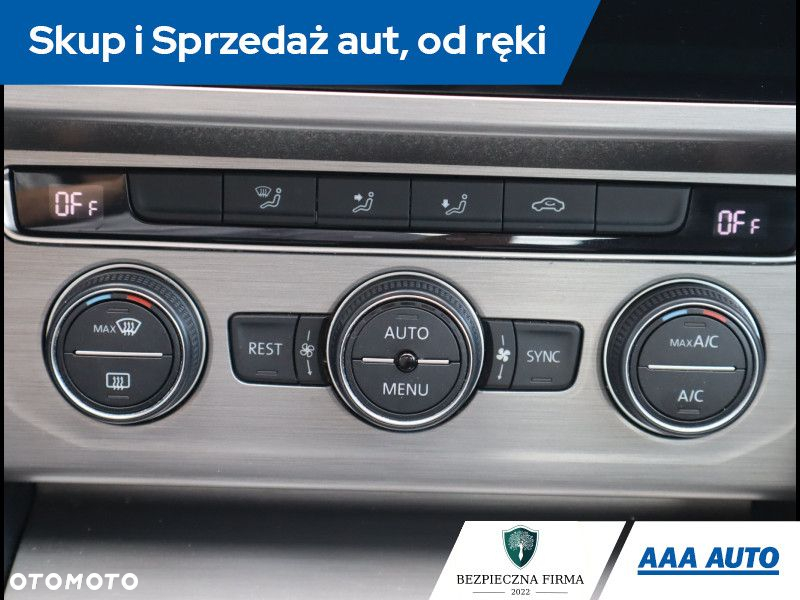 Volkswagen Passat - 14