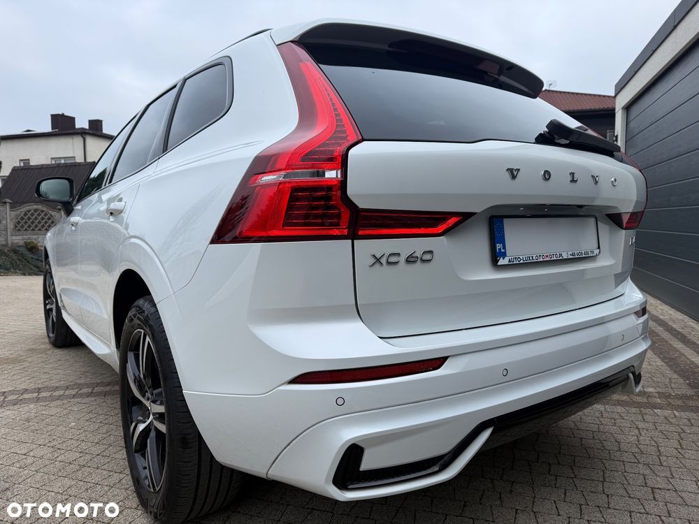 Volvo XC 60 B4 D AWD Plus Dark - 4