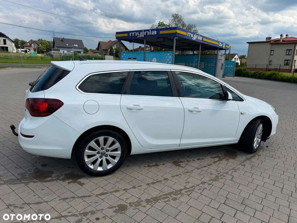 Opel Astra 2.0 CDTI Cosmo - 10